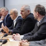 Le comité citoyen derrière l'initiative "Oui à la sécurité de l'approvisionnement médical" a lancé la récolte de signatures fin mars 2023 (archives). KEYSTONE/PETER KLAUNZER